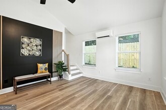 1597 Glenwood Ave SE in Atlanta, GA - Foto de edificio - Building Photo