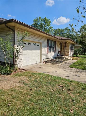 1402 Glendale St in Greenville, TX - Building Photo