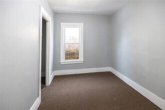 130 Weyl St, Unit 130 in Rochester, NY - Foto de edificio - Building Photo