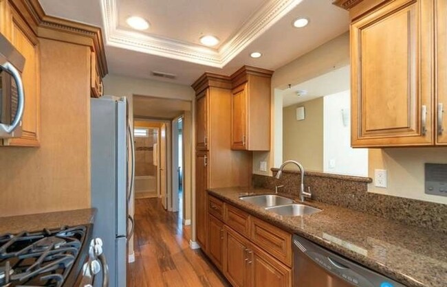 2135 E Valley Pkwy in Escondido, CA - Building Photo - Building Photo
