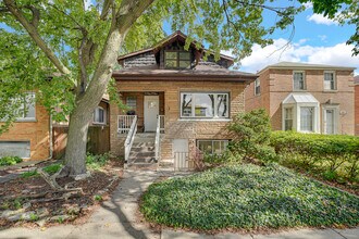 2541 N 76th Ave in Elmwood Park, IL - Building Photo - Building Photo