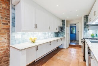 209.5 4th St in Jersey City, NJ - Building Photo - Building Photo