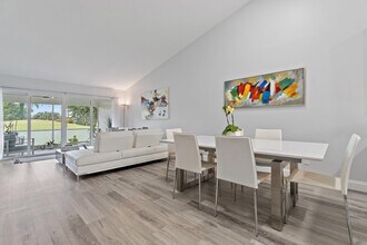 128 Moccasin Trail S in Jupiter, FL - Building Photo - Building Photo