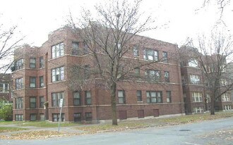 7400 S Rhodes Ave Chicago, IL 60619 in Chicago, IL - Building Photo