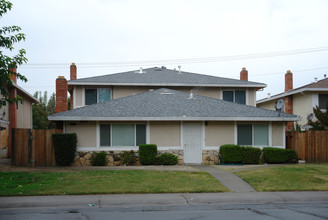 2824 Norcade Cor in Sacramento, CA - Building Photo - Building Photo