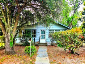 1205 E Green St in Perry, FL - Building Photo