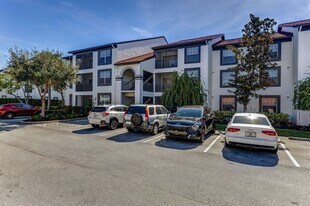 7945 Preserve Cir in Naples, FL - Building Photo