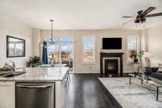 905 Finescale Way in Ottawa, ON - Building Photo - Building Photo