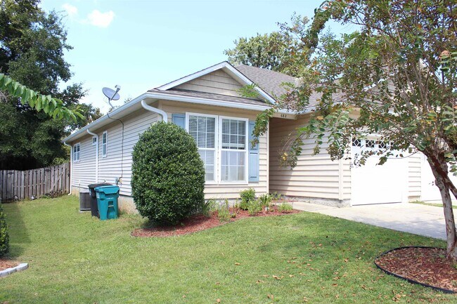 682 Brooke Hampton Dr in Tallahassee, FL - Building Photo - Building Photo