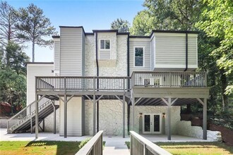 95 Lakeshore Cir NE in Marietta, GA - Building Photo - Building Photo