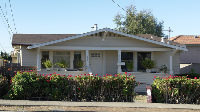 375-377 Sycamore Ave in Hayward, CA - Building Photo - Building Photo