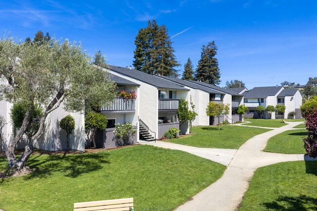 Emerald Bay Apartments