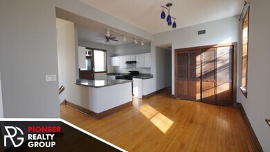 2835 N Ashland Ave-Unit -2835-2 in Chicago, IL - Building Photo - Building Photo