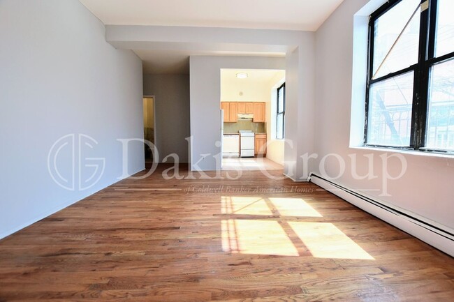 2334 28th Ave in Queens, NY - Building Photo - Building Photo