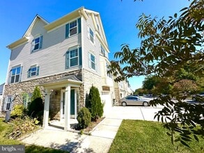200 Marina View Ct in Baltimore, MD - Building Photo - Building Photo