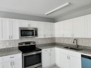 4744 Walden Cir in Orlando, FL - Building Photo - Building Photo