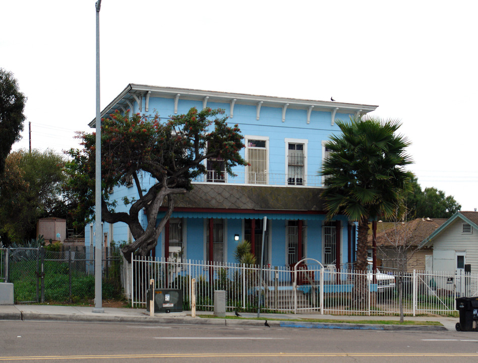 1715 Market St in San Diego, CA - Building Photo