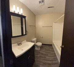 4010 Westover Rd SE in Cedar Rapids, IA - Building Photo - Building Photo