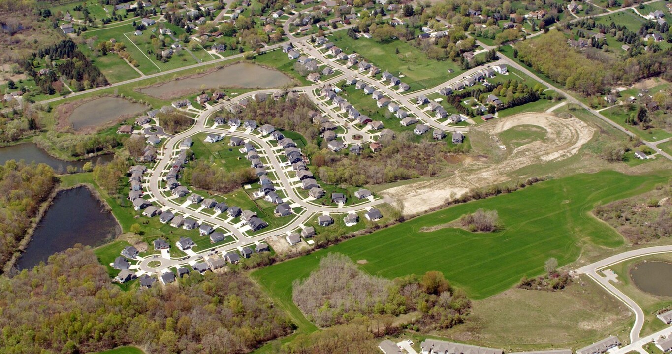 Shadow Glen in Lansing, MI - Building Photo