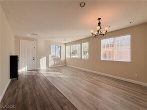 10733 Mentesana Ave in Las Vegas, NV - Building Photo - Building Photo