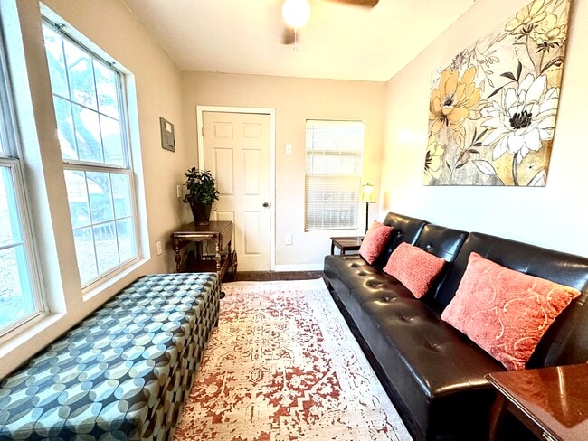 property at 2811 Buena Vista St