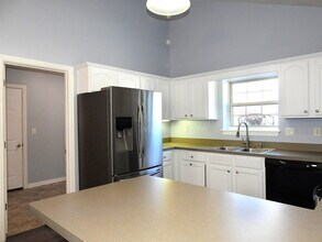 5527 Raintree Ridge in Jeffersonville, IN - Building Photo - Building Photo