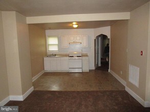 5607 Market St-Unit -2ND FL in Philadelphia, PA - Building Photo - Building Photo