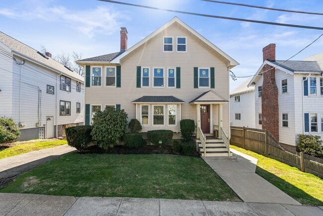 18-20-20 Holden Rd in Belmont, MA - Foto de edificio - Building Photo