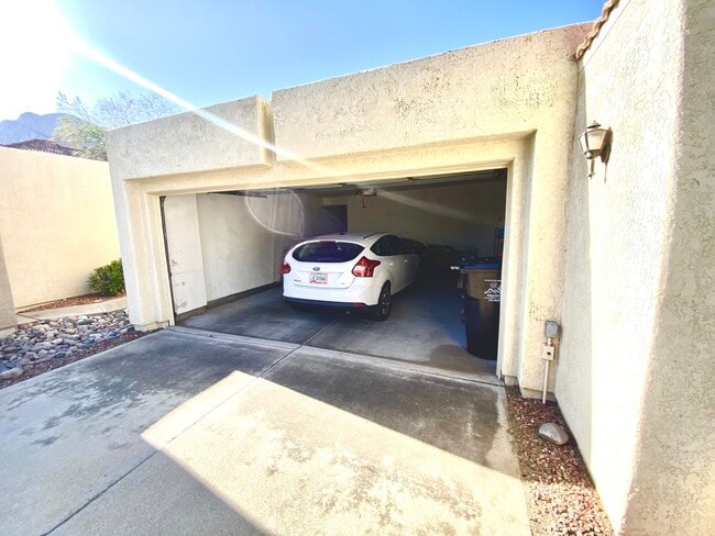 200 E Belcourte Pl in Tucson, AZ - Building Photo - Building Photo