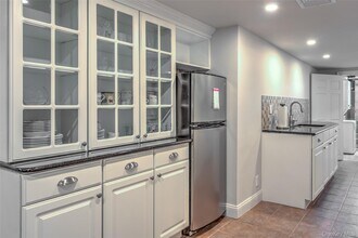 17 Cobbler Ln in East Setauket, NY - Building Photo - Building Photo