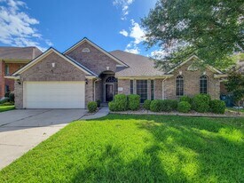 18511 Falcon Crest Dr in Humble, TX - Building Photo