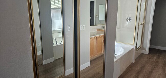 6037 Fidenza Ave in Las Vegas, NV - Building Photo - Building Photo