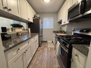 504 Timber Ln, Unit 504 in Collinsville, CT - Building Photo - Building Photo