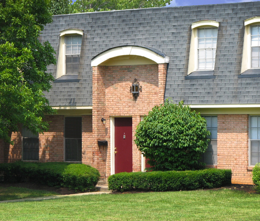 Forest Park Apartments in Forest Park, OH - Foto de edificio