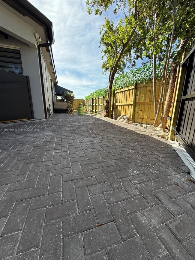 15241 SW 161 Terrace in Miami, FL - Building Photo - Building Photo