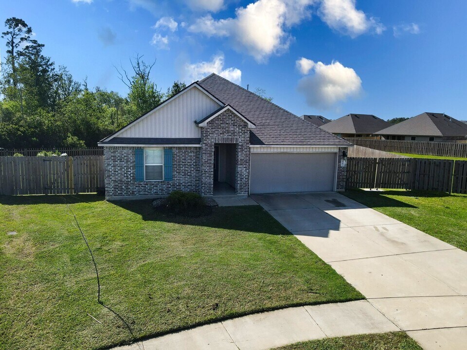 3741 Barn Owl Dr in Lake Charles, LA - Building Photo