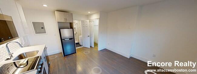 225 Newbury St in Boston, MA - Foto de edificio - Building Photo