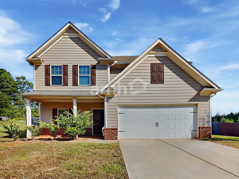 4013 Clay Ct SE in Conyers, GA - Foto de edificio