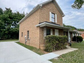 422 Lilly Ln in Murfreesboro, TN - Building Photo - Building Photo