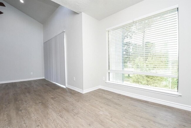 13151 Walden Rd in Montgomery, TX - Building Photo - Building Photo