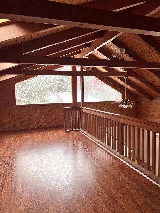 150 N Shore Dr, Unit 1 in Stow, MA - Foto de edificio - Building Photo