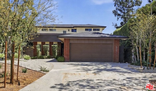 property at 444 S Windsor Blvd