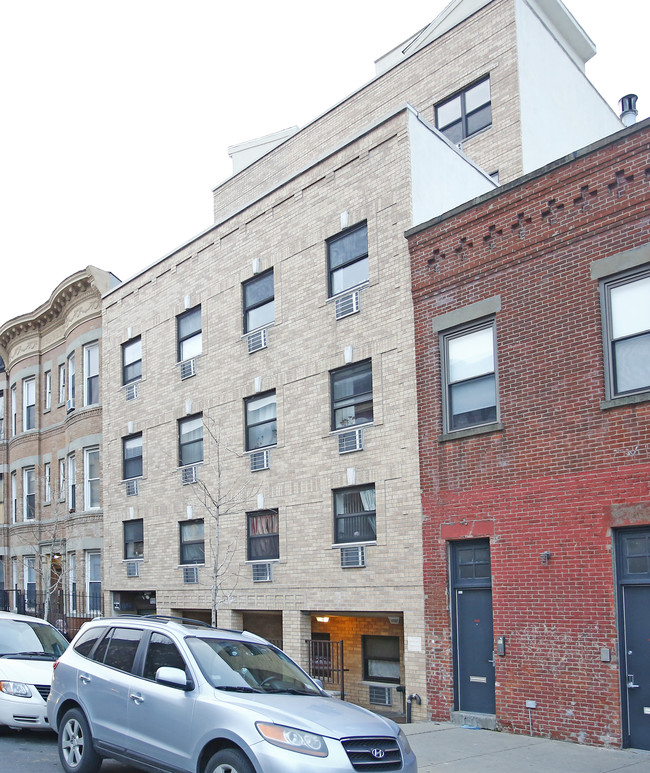 528 Bergen St in Brooklyn, NY - Building Photo - Building Photo