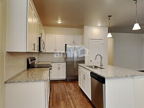 192 E Sicily Dr in Meridian, ID - Foto de edificio - Building Photo