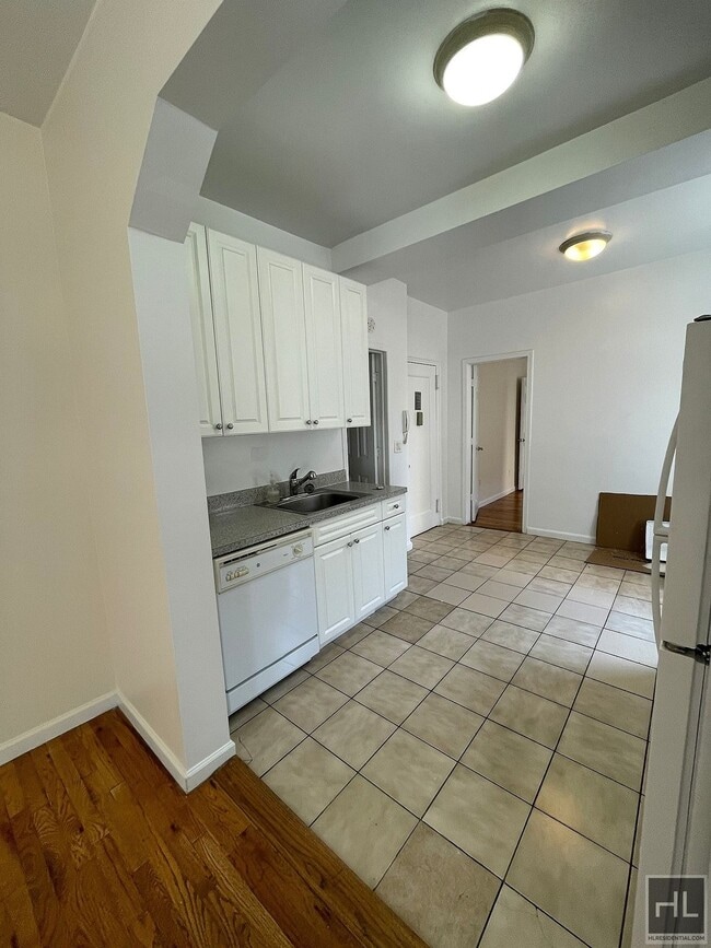 East 38th Street, Unit 3C