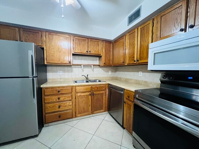 9875 Pineapple Tree Dr in Boynton Beach, FL - Building Photo - Building Photo