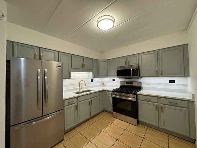 2546 N Harlem Ave in Elmwood Park, IL - Building Photo - Building Photo