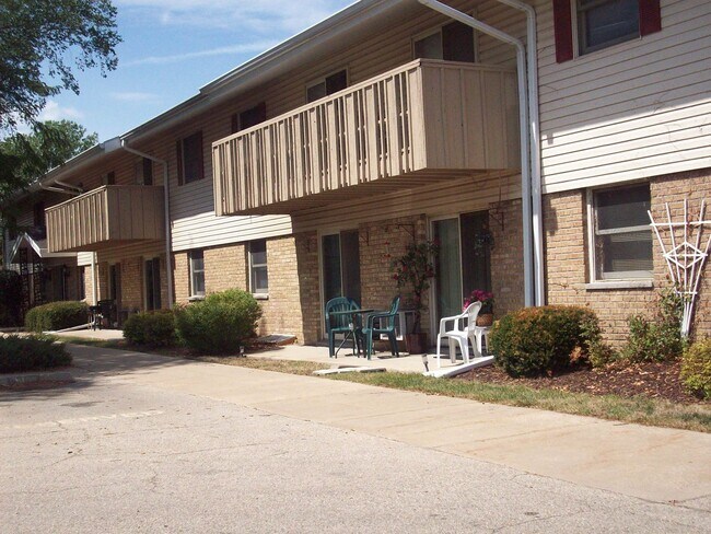 Northgate Apartments LLC in Beloit, WI - Foto de edificio - Building Photo