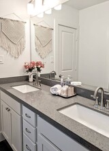 618 Branard St, Unit 1 in Houston, TX - Building Photo - Building Photo