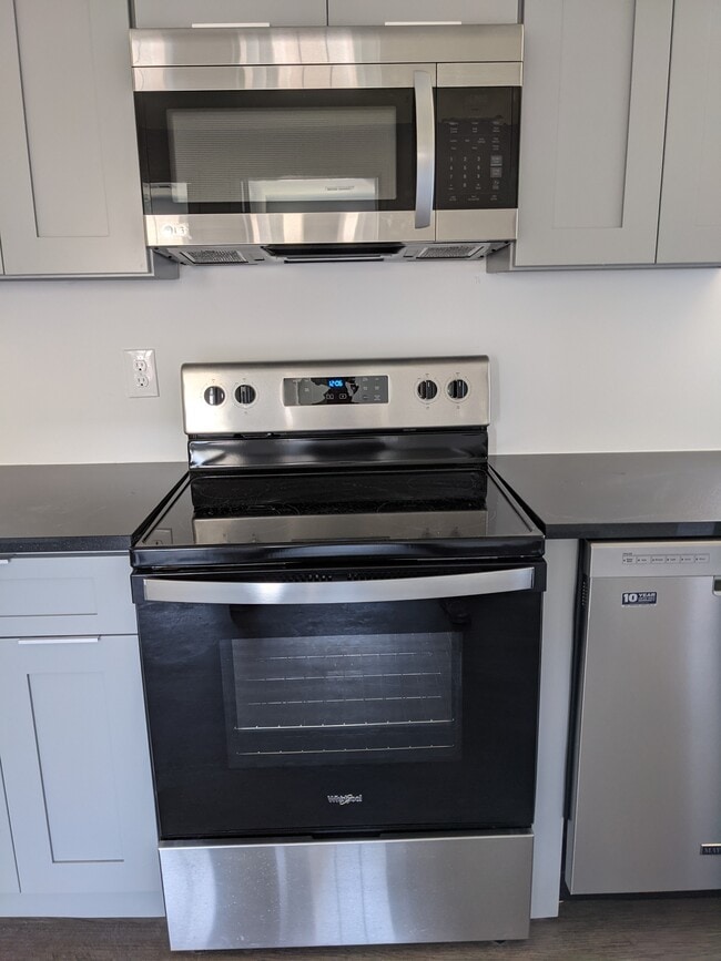 113 Wayne Pl SE in Washington, DC - Building Photo - Building Photo